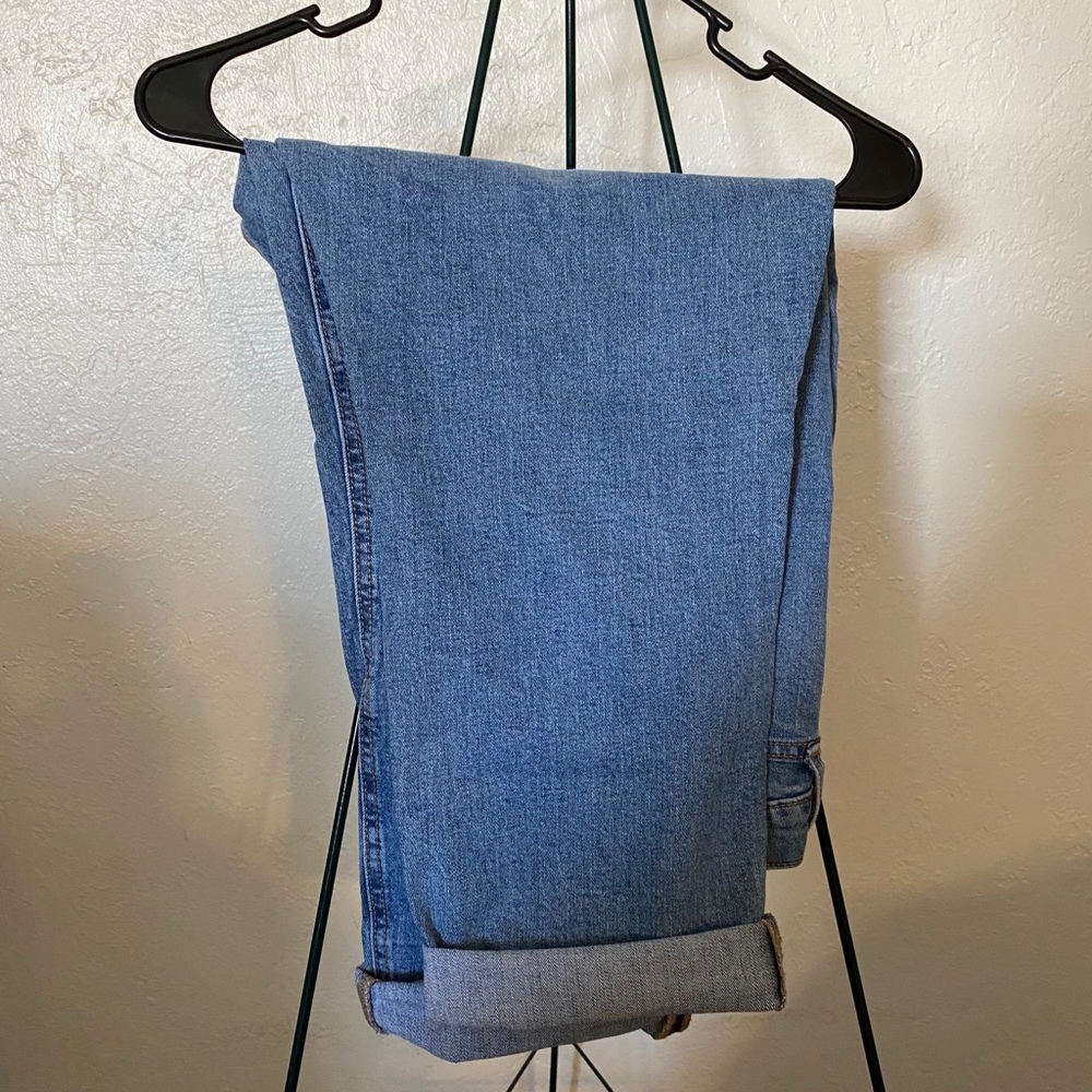 Capris - Picture 2 of 3